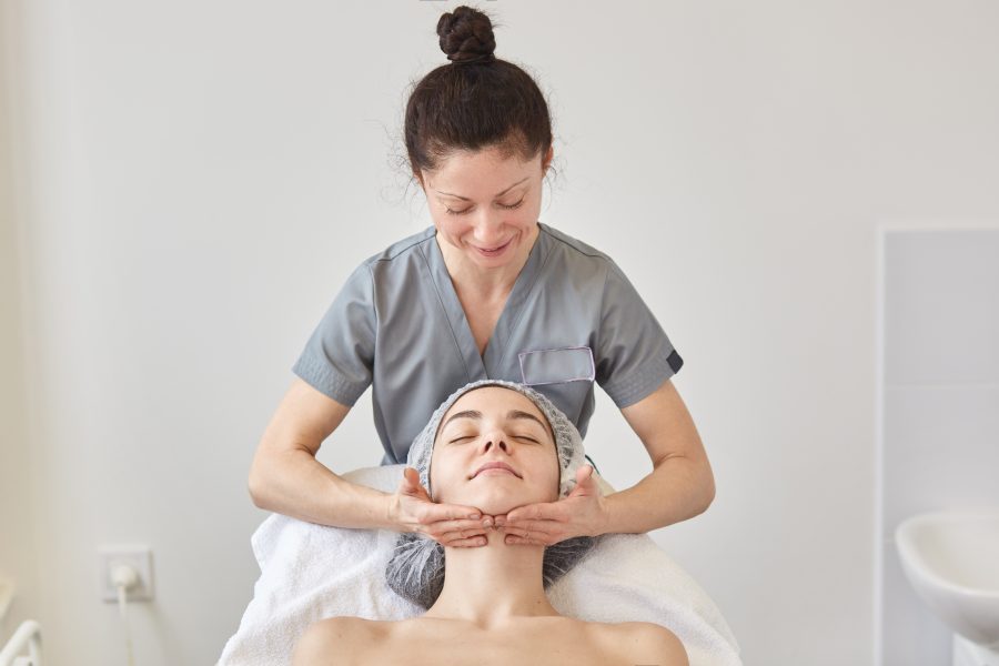 Lymphatic Facial Massage in Laval, QC