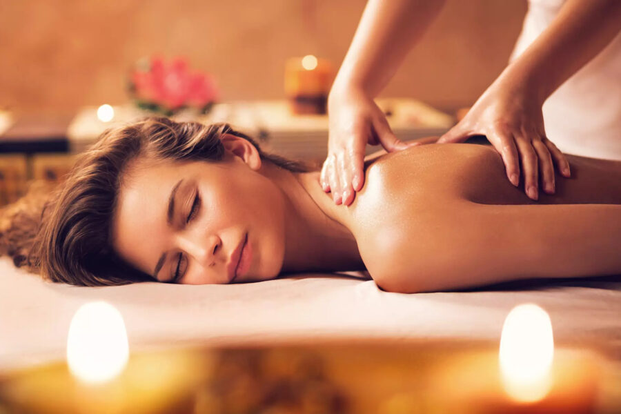 Understanding the Benefits of Personalized Two Hands Massage Treatments